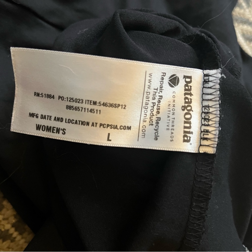 Patagonia Morning Glory black stretchy top - Picture 5 of 6